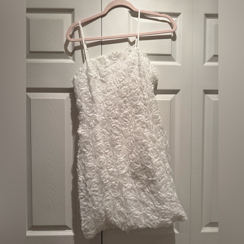 Elegant White Floral Dress